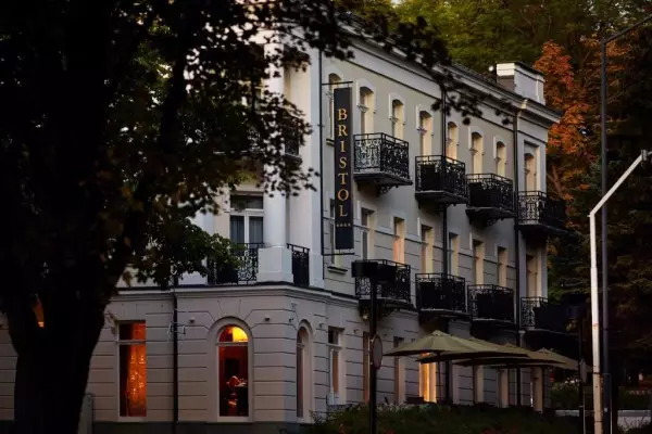 Sanatorium Uzdrowiskowe „Bristol ART & Medical SPA” w Busku-Zdroju