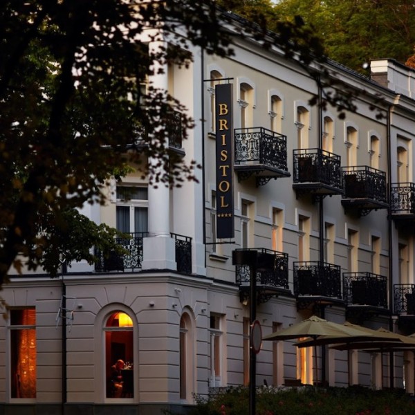 Sanatorium Uzdrowiskowe „Bristol ART & Medical SPA” w Busku-Zdroju