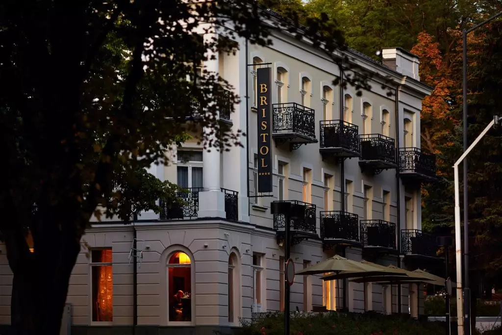 Sanatorium Uzdrowiskowe „Bristol ART & Medical SPA” w Busku-Zdroju