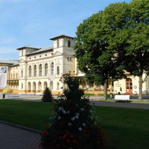 Sanatorium Uzdrowiskowe Watra w Krynicy-Zdroju