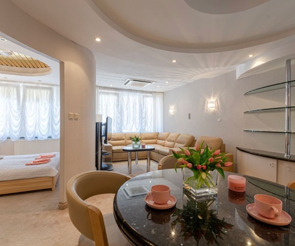 Hotel ,,Ustka” w Ustce