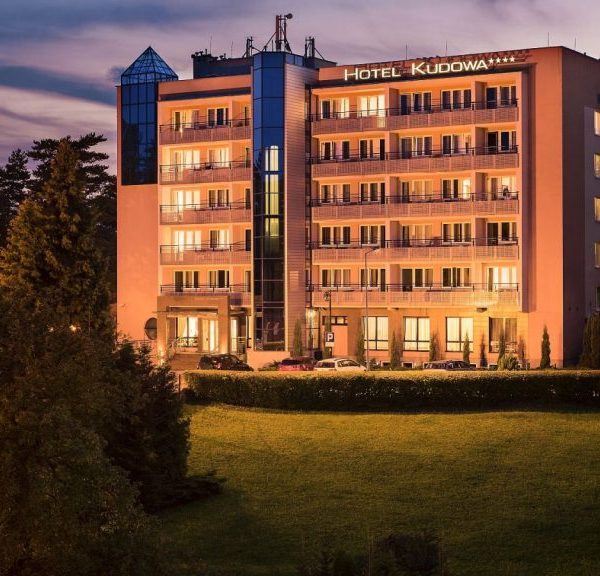 Hotel ,,Kudowa **** Manufaktura Relaksu" w Kudowie-Zdroju