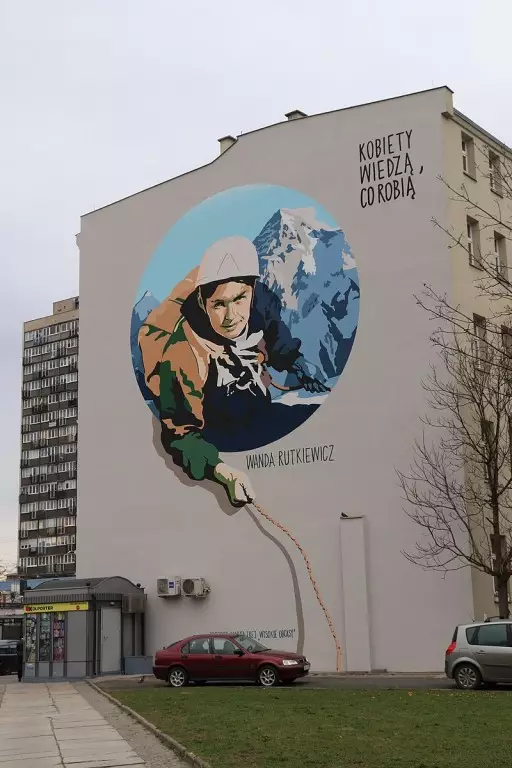 Mural poświęcony Wandzie Rutkiewicz 