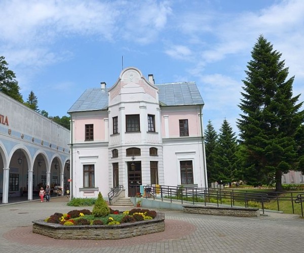 Sanatorium Uzdrowiskowe „Stare Łazienki” w Iwoniczu-Zdrowiu