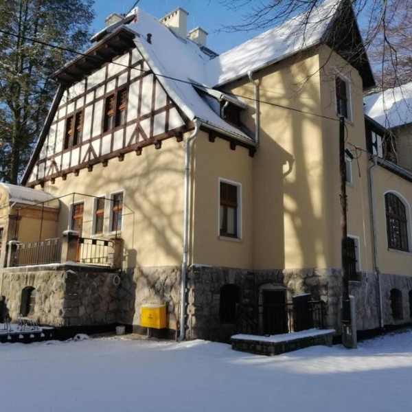Sanatorium Uzdrowiskowe Dąbrówka w Szczawnie-Zdroju