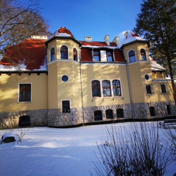 Sanatorium Uzdrowiskowe Dąbrówka w Szczawnie-Zdroju
