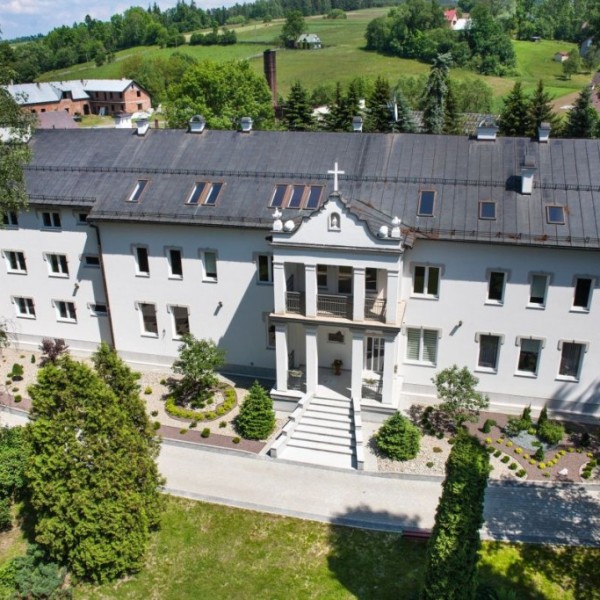 Pałac Seniora „Stary Klasztor" w Rokicinach Podhalańskich