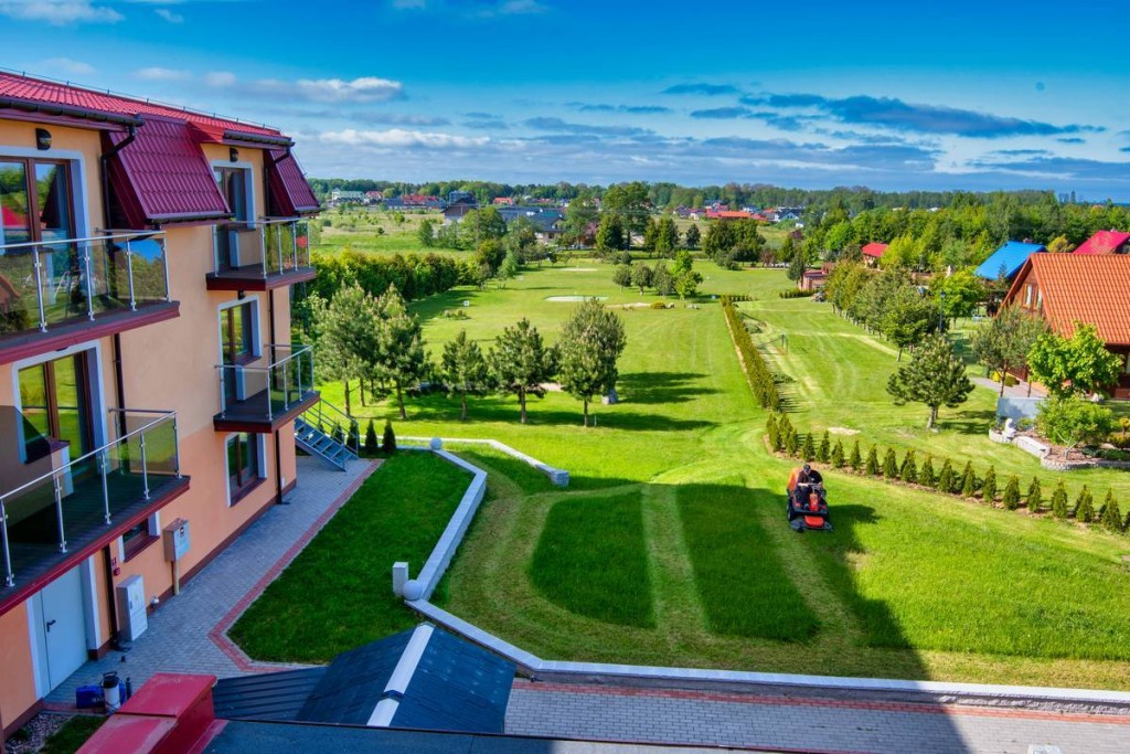 Dom Seniora „Solisowo" w Sarbinowie i otaczający go ogród