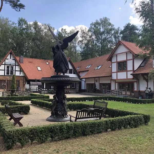 Dom Opieki i Wsparcia „Senior Park" we wsi Pucie
