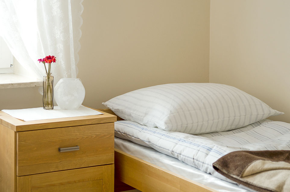 Pokoje w Centrum Opiekuńczo-Rehabilitacyjnym „ITAMED" w Sadolesiu są jasne i przytulne