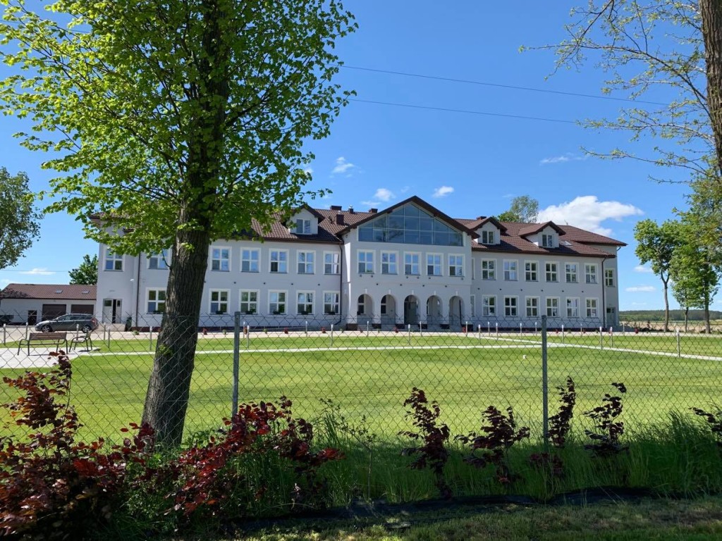 Dom Opieki „Villa Trojany" w Żmijewie-Trojanach znajduje się w cichej i spokojnej okolicy