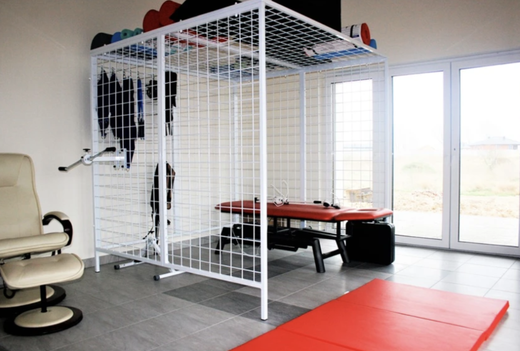 Dom Opieki „Dębowy Gaj” w Jankówku dysponuje własną salą i sprzętem do rehabilitacji