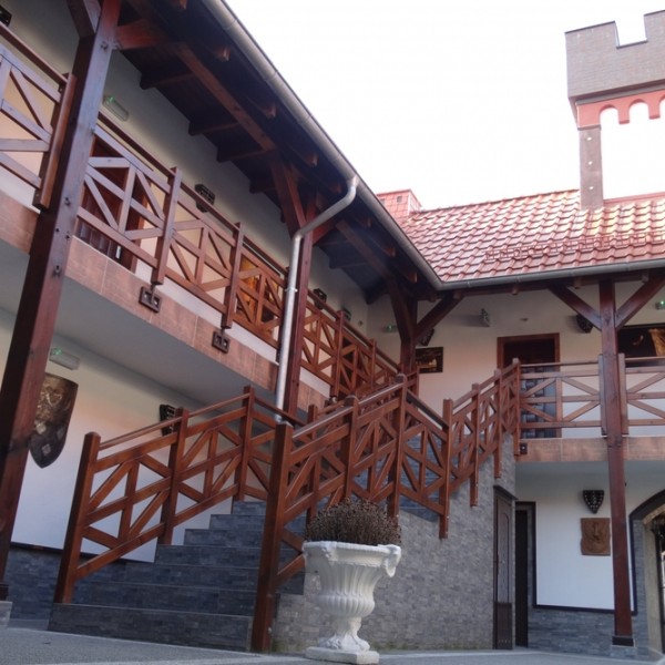 Rezydencje „Dwór Zawiszy” w Dylakach