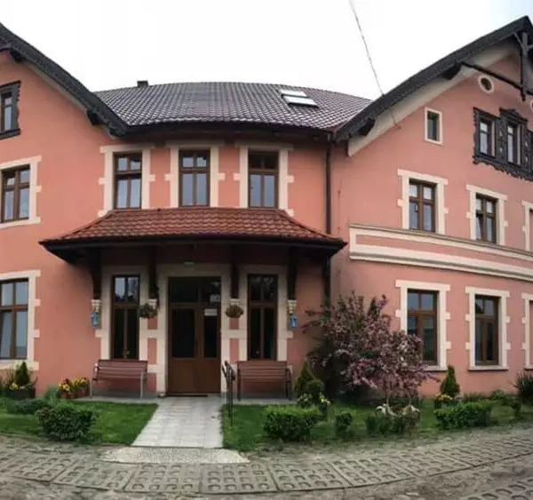 Pensjonacik Rodzinny pod Dębami w miejscowości Kania