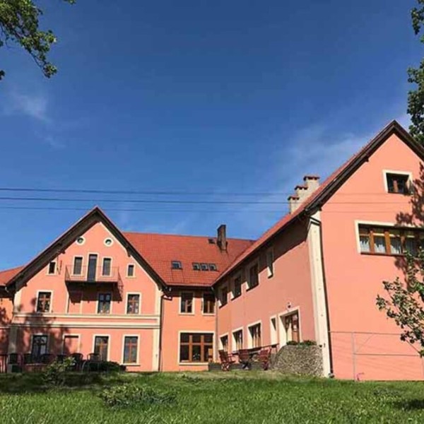 Pensjonacik Rodzinny pod Dębami w miejscowości Kania