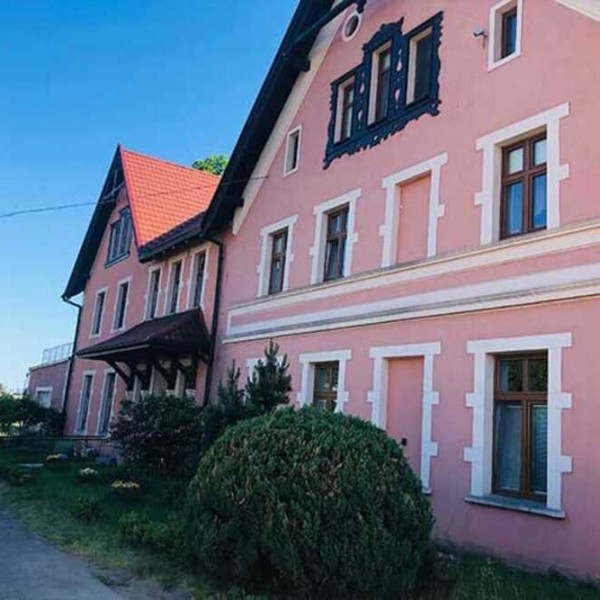 Pensjonacik Rodzinny pod Dębami w miejscowości Kania
