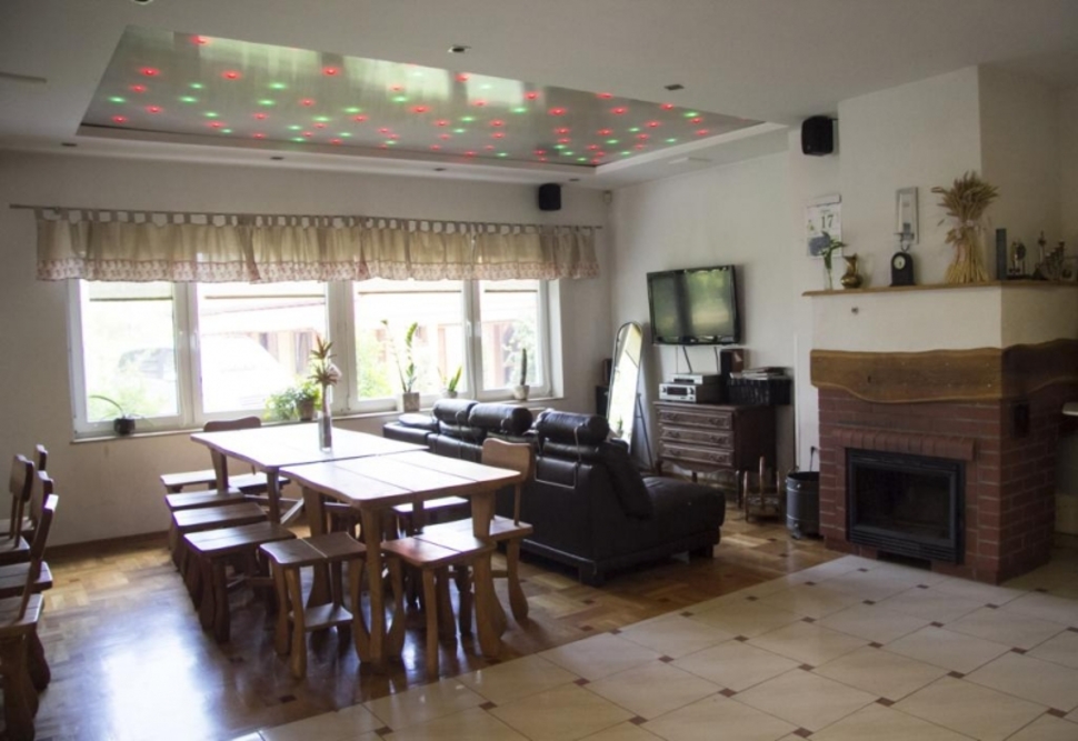 Wspólny salon w Domu Opieki „Zapiecek” w Zabierzowie Bocheńskim