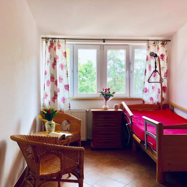 Dom opieki „Róża” w Łomiankach – Dąbrowie
