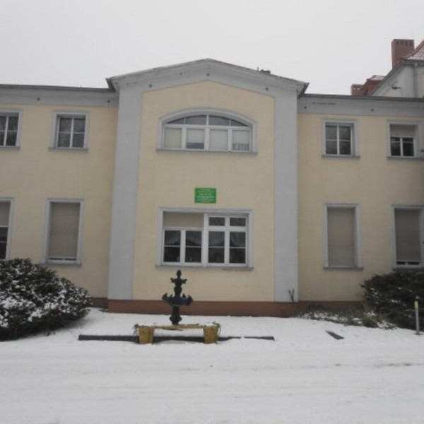 Dom Opieki dla osób starszych „Pałacyk pod Dębami” w Starych Oborzyskach