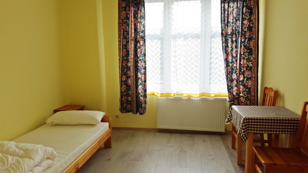 Pokój 1-osobowy w Zakładzie Opiekuńczo - Rehabilitacyjnym „Sofija & Aleksander” w Gromadce