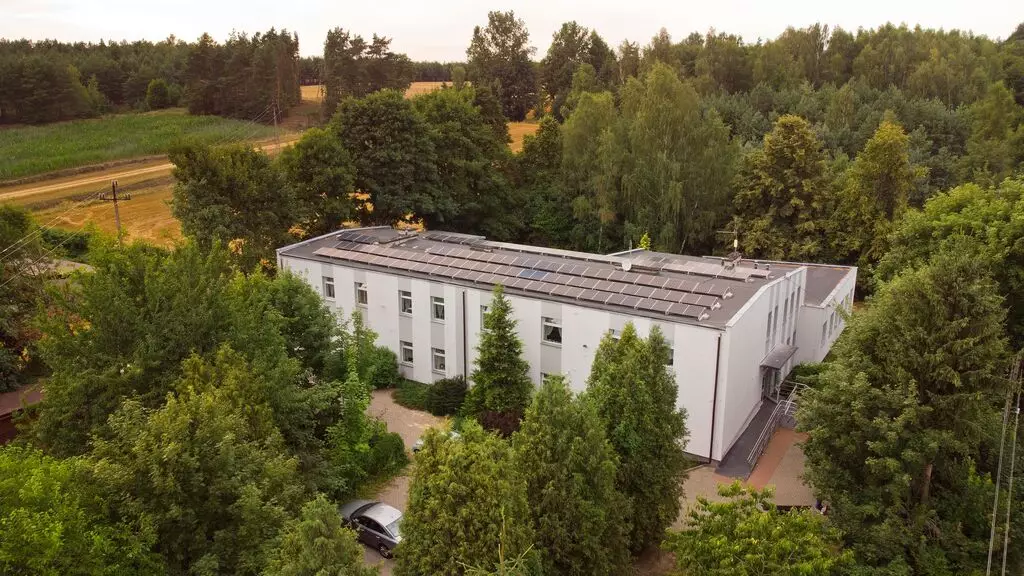 Dom Pomocy Społecznej „Złota Rybka” w Kochanowie z lotu ptaka