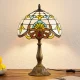 Lampa Tiffany oświetla pokój Babci