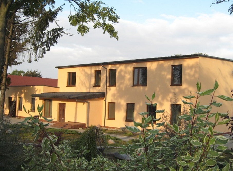 Dom Troskliwej Opieki „Santorius” w Rakoszycach