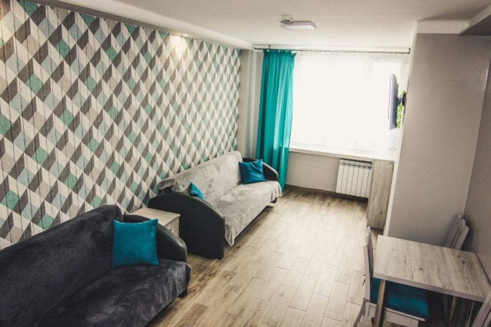 Pokoje mieszkalne w Domu Pomocy Społecznej w Skęczniewie są wyposażone w wygodne meble i niezbędne sprzęty