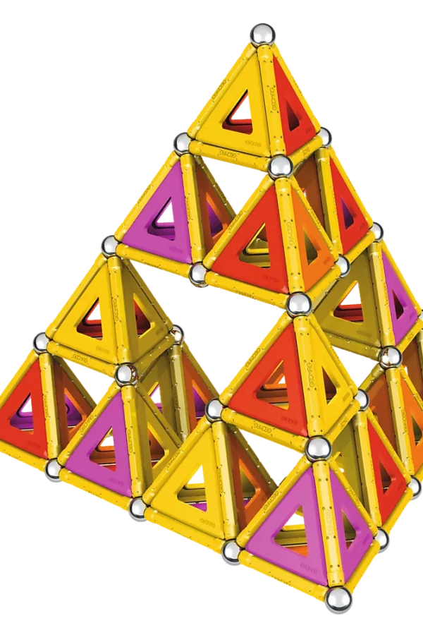 Piramida z klocków magnetycznych Geomag la 7-latki