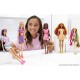 Siedmiolatka bawiąca się Barbie Color Reveal Słodkie Owoce