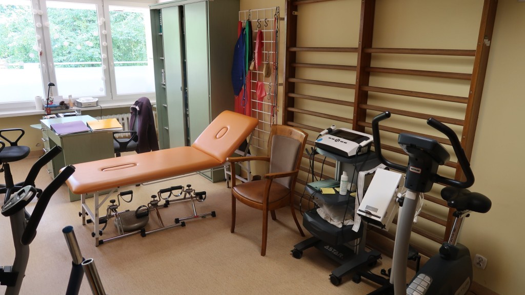 Dom Pomocy Społecznej Ugory w Poznaniu  dysponuje własną bazą zabiegową