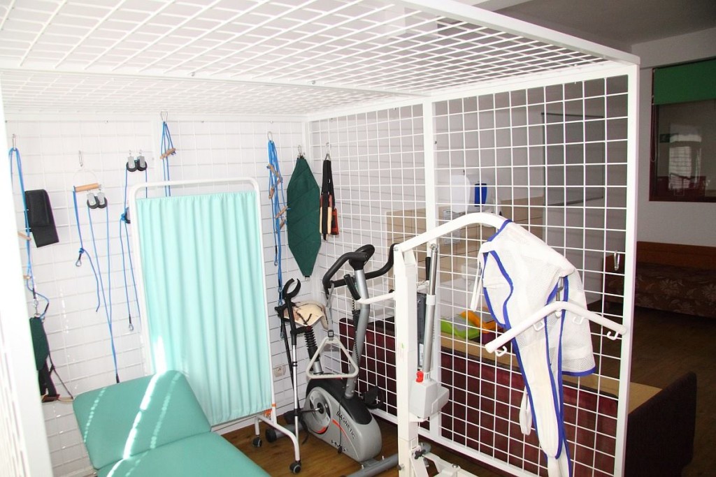 Dom Pomocy Społecznej im. O. Pio w Mogilnie  dysponuje kabiną do ćwiczeń UGUL