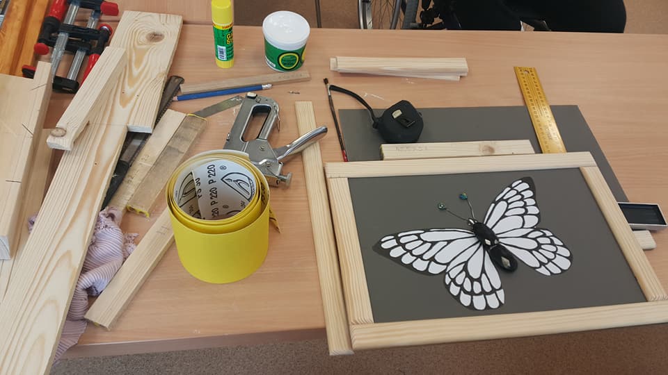 Jedną z form terapii w Regionalnym Centrum Rehabilitacji i Pomocy Społecznej w Borzęcinie są zajęcia stolarskie