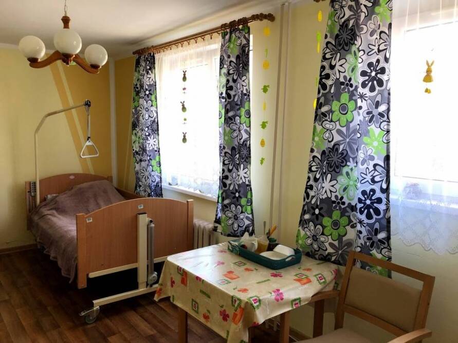 Pokoje w Domu Pomocy Społecznej „Magnolia" w Głogowie są wyposażone w specjalistyczne łóżka rehabilitacyjne