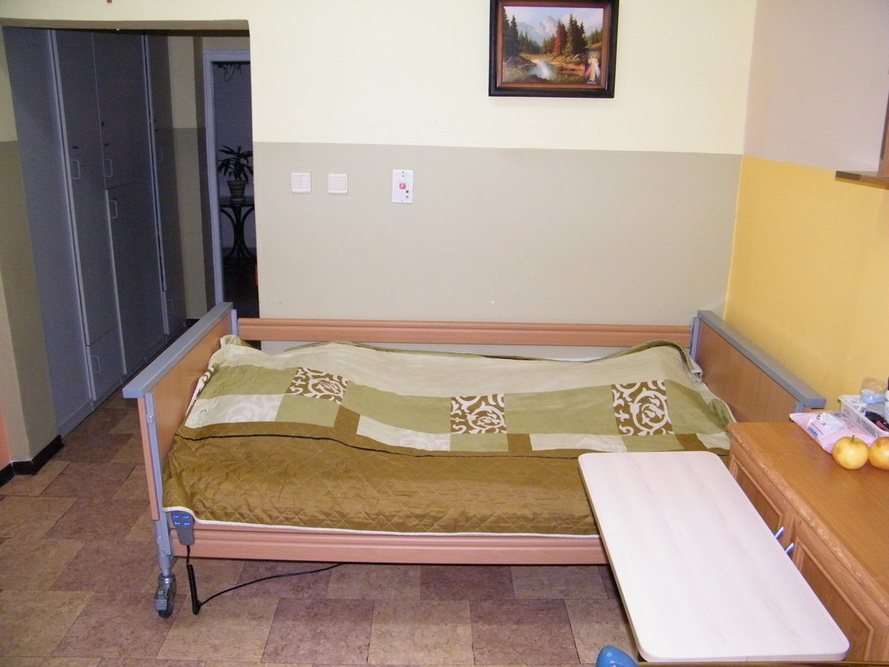 Jeden z pokoi w Domu Pomocy Społecznej w Kozuli