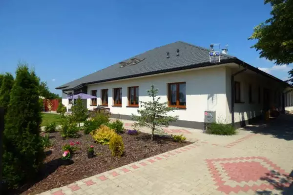 Centrum Opiekuńczo Rehabilitacyjne „Dobry Dom” w Borzęcinie