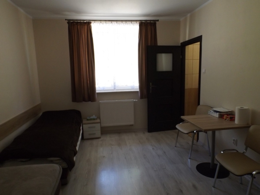 Pokój z łazienką w Domu Seniora „Mazurska Zagroda” w Sorkwitach