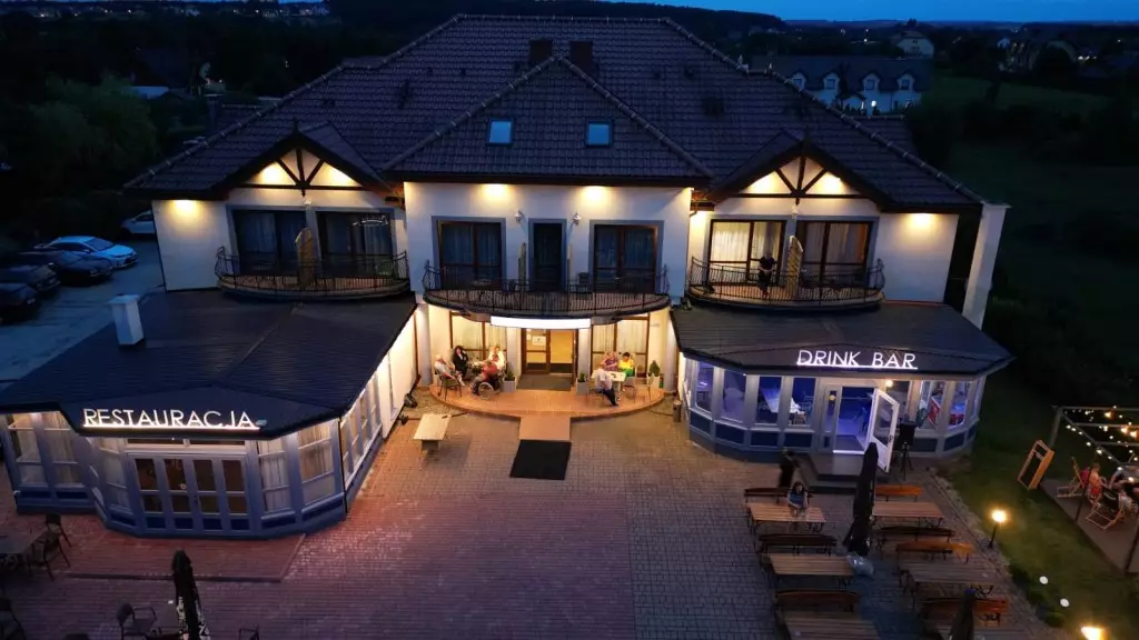 Dworek Bursztynowy w Karwi