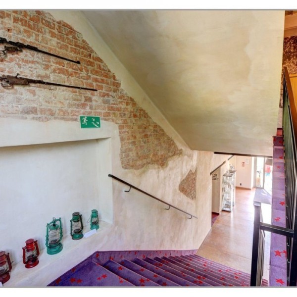 Koszary Arche Hotel w Górze Kalwarii