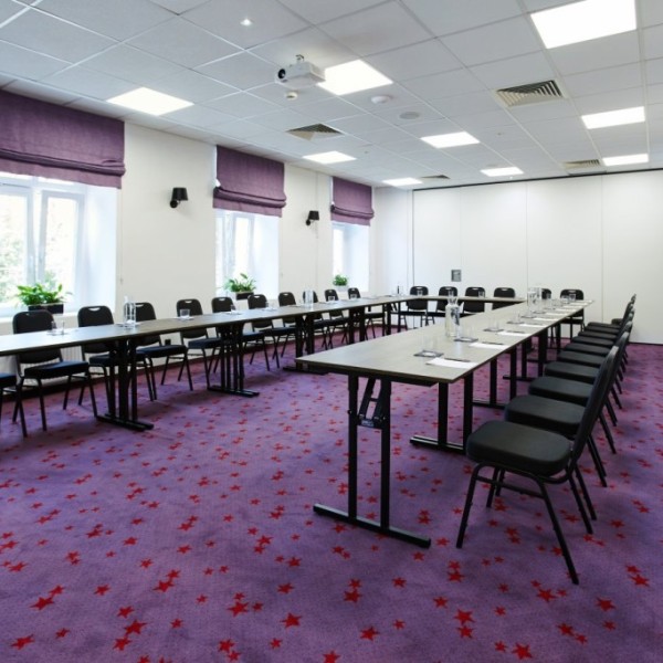 Koszary Arche Hotel w Górze Kalwarii