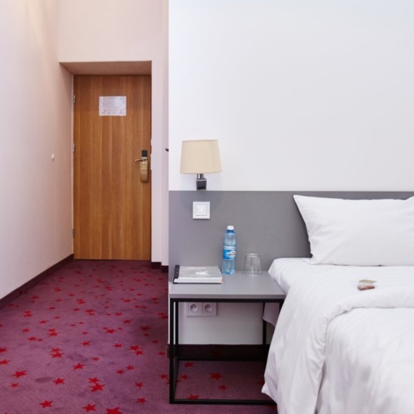 Koszary Arche Hotel w Górze Kalwarii