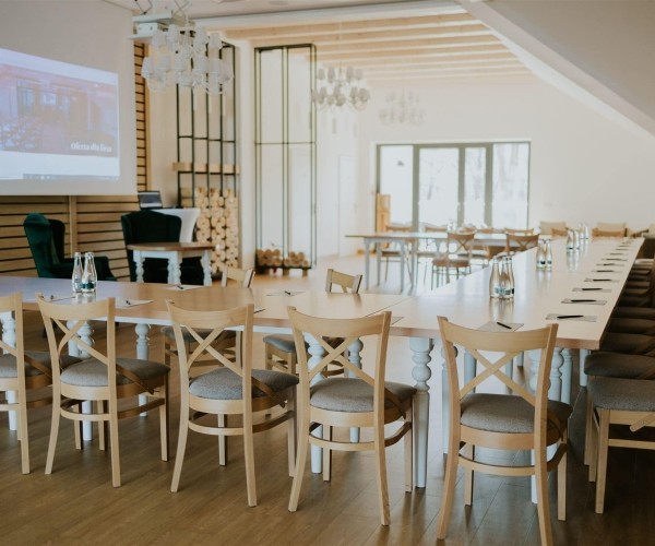 Hotel Dębowe Wzgórze w Pokrzywnej