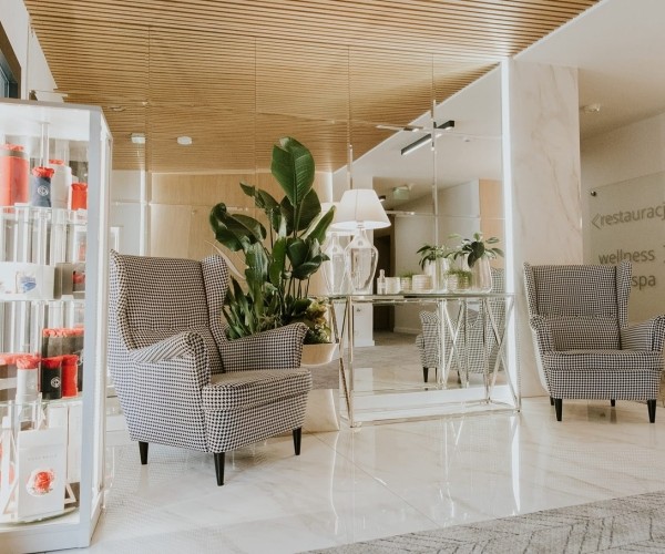Hotel Dębowe Wzgórze w Pokrzywnej