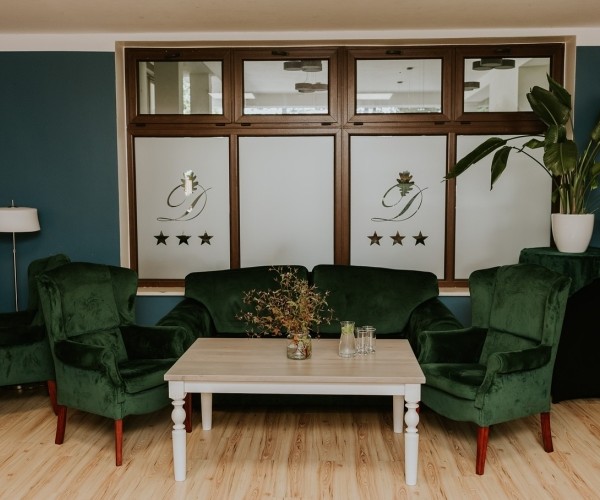 Hotel Dębowe Wzgórze w Pokrzywnej