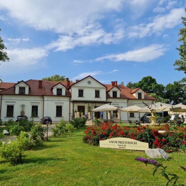 Dwór Prezydencki Boutique Hotel & SPA w Zgłobicach