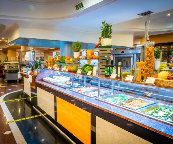 Hotel Gołębiewski w Mikołajkach