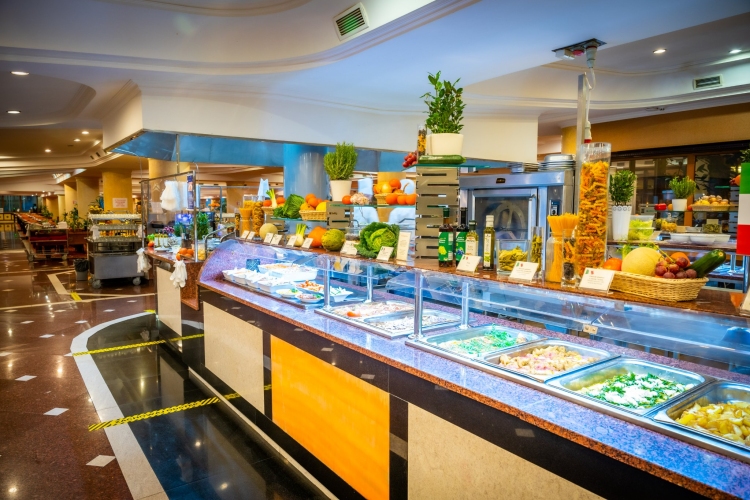 Hotel Gołębiewski w Mikołajkach