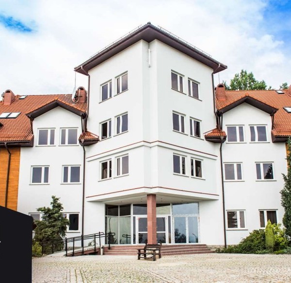 Hotel Kyriad Karkonosze w Wojcieszycach