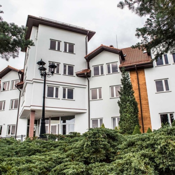 Hotel Kyriad Karkonosze w Wojcieszycach