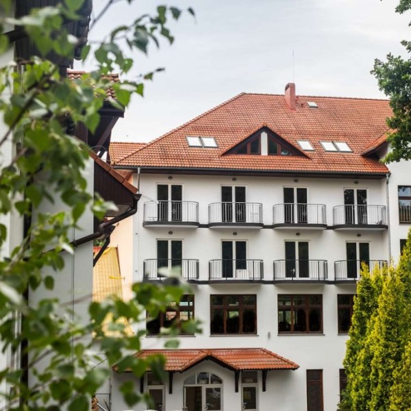 Hotel Kyriad Karkonosze w Wojcieszycach